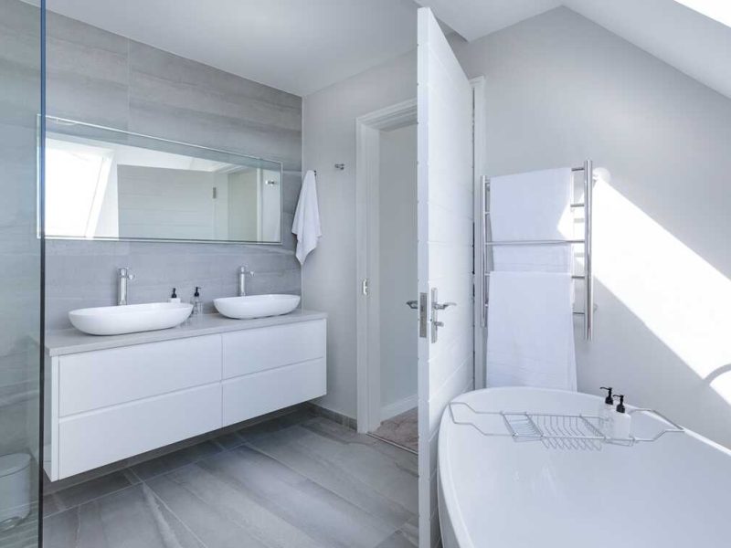 modern-minimalist-bathroom-3115450_1920_optimized